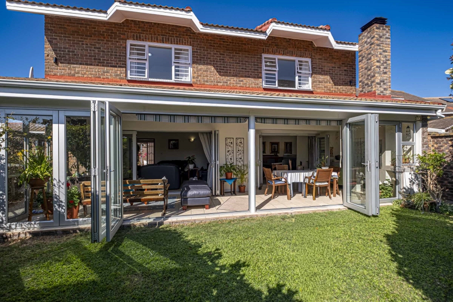 4 Bedroom Property for Sale in Summerstrand Eastern Cape